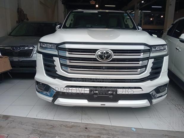 Toyota Land Cruiser 2023 White