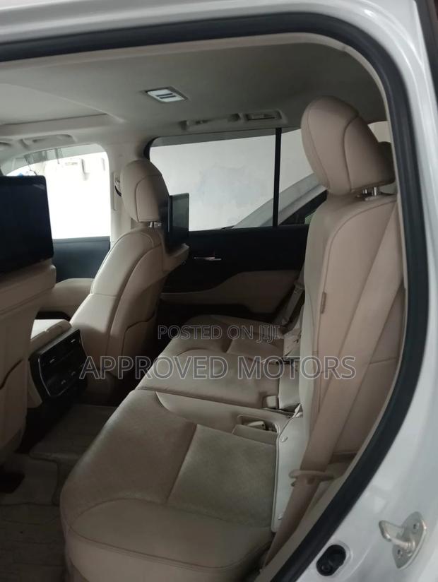 Toyota Land Cruiser 2023 White