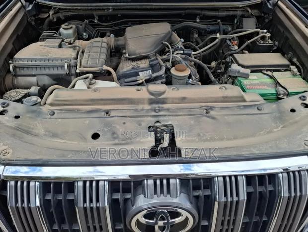 Toyota Land Cruiser Prado 2016 Gray