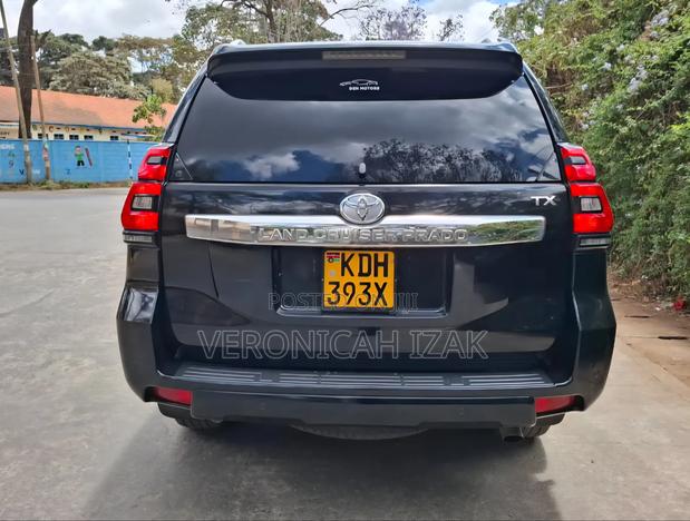 Toyota Land Cruiser Prado 2016 Gray