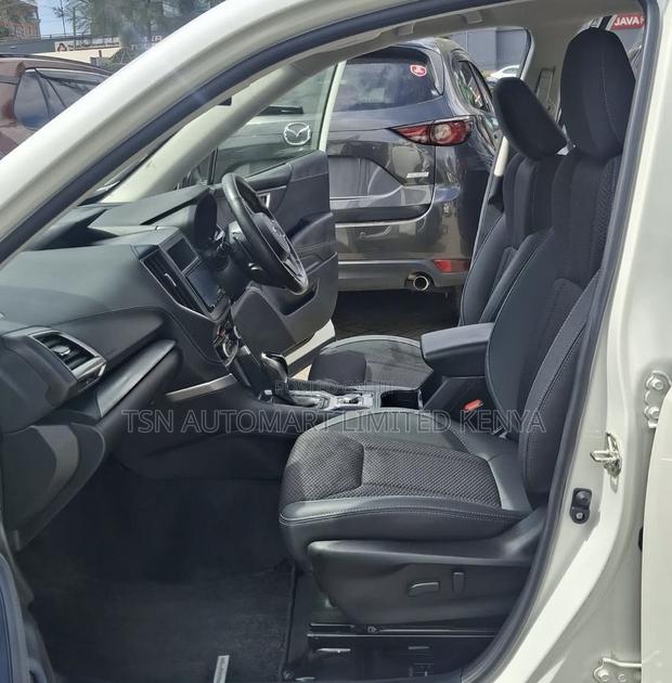 Subaru Forester Premium AWD 2019 White