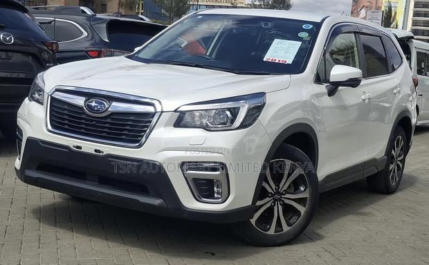 Subaru Forester Premium AWD 2019 White