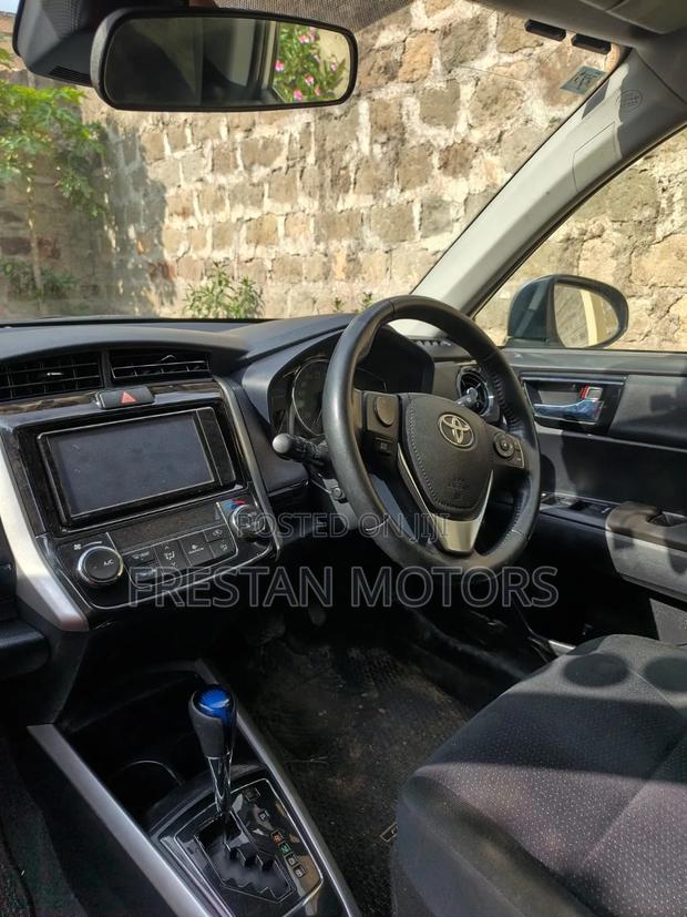 Toyota Corolla Fielder 2019 Silver