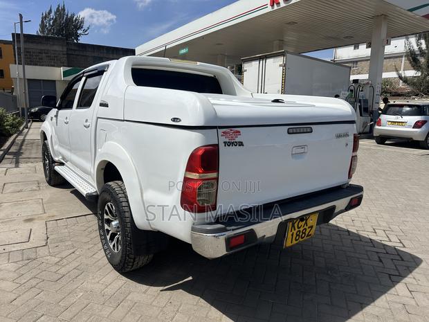 Toyota Hilux 2015 White