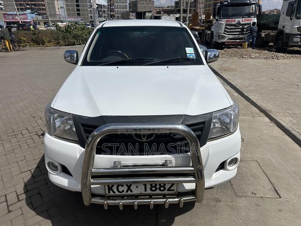 Toyota Hilux 2015 White
