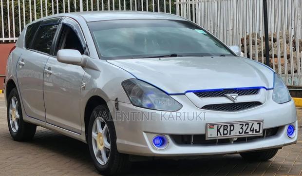 Toyota Caldina 2005 Silver