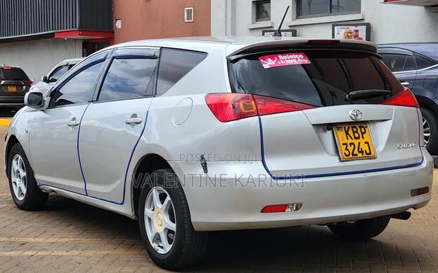 Toyota Caldina 2005 Silver