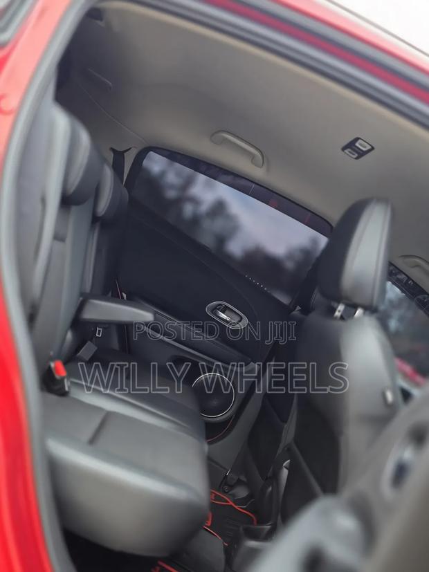 Honda Vezel 1.5 Hybrid 2WD 2019 Red