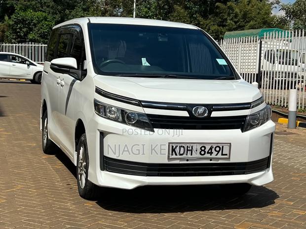 Toyota Voxy 2016 White