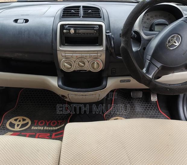 Toyota Passo 2009 Silver