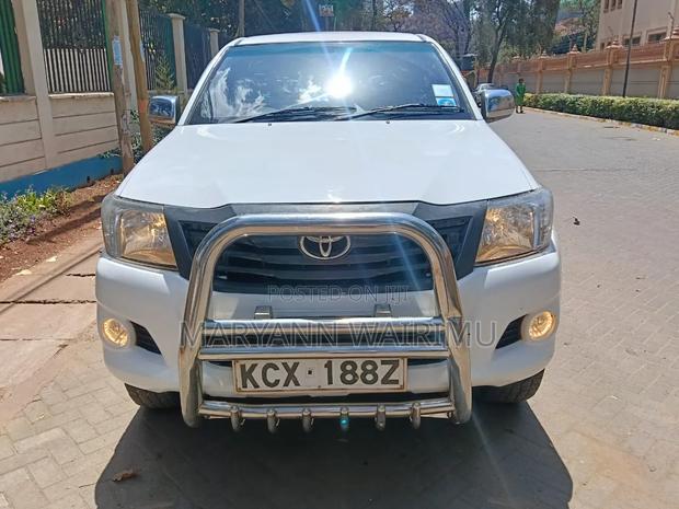 Toyota Hilux 2015 White