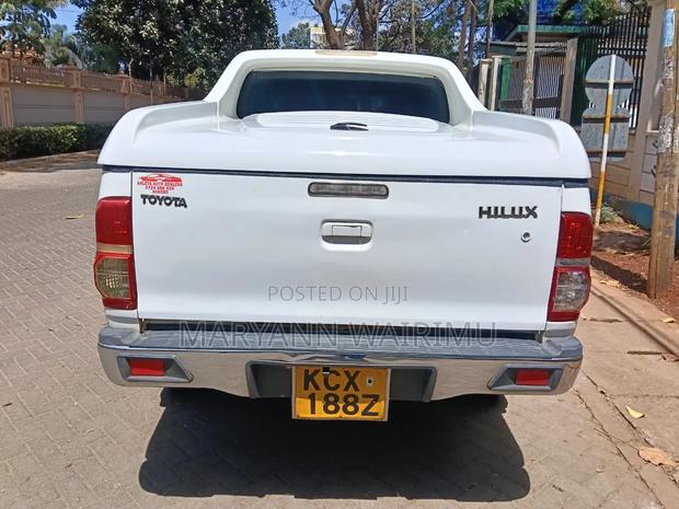 Toyota Hilux 2015 White