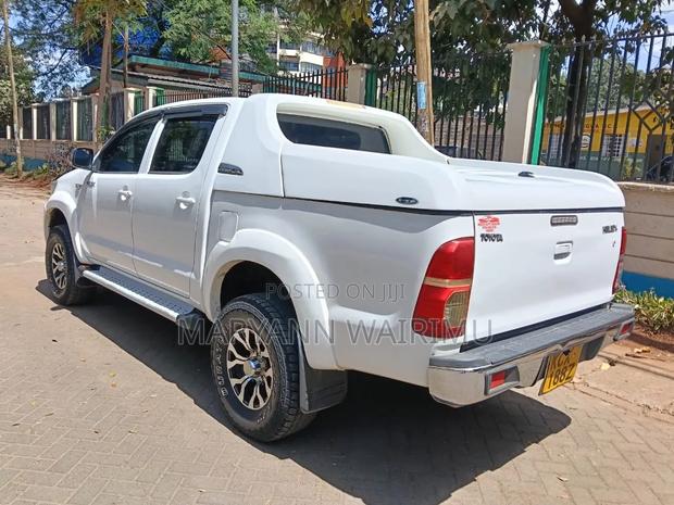 Toyota Hilux 2015 White