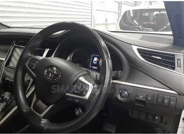 Toyota Harrier Progress 2019