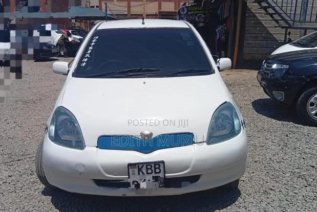 Toyota Vitz 2002 White