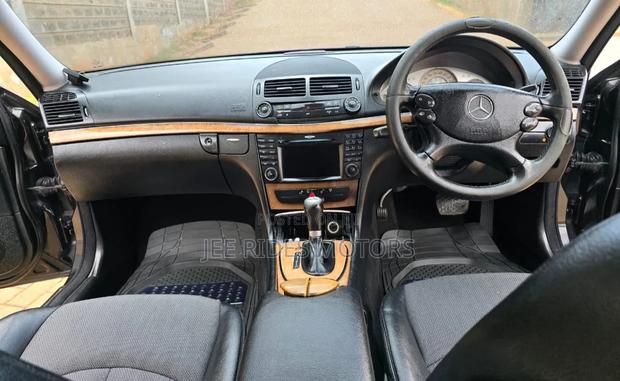 Mercedes-Benz E250 2010 Matt Black