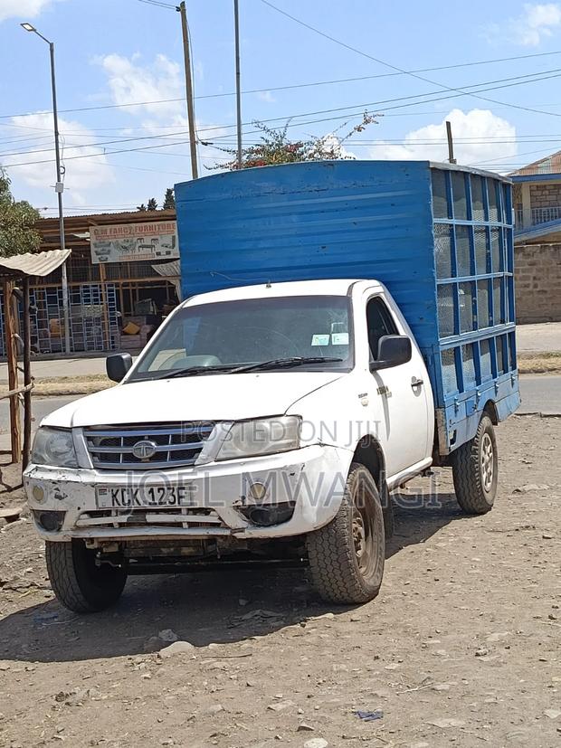 Tata Xenon 2009 White