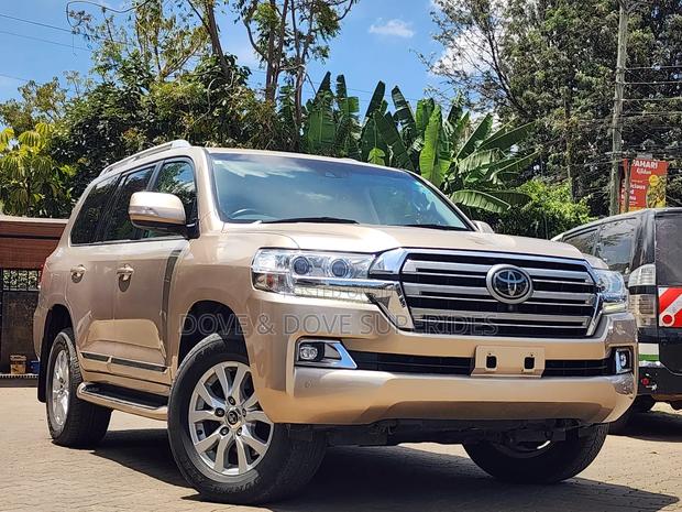 Toyota Land Cruiser 4.6 V8 ZX 2017 Gold
