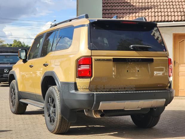 Toyota Land Cruiser Prado 2.7 2024 Beige