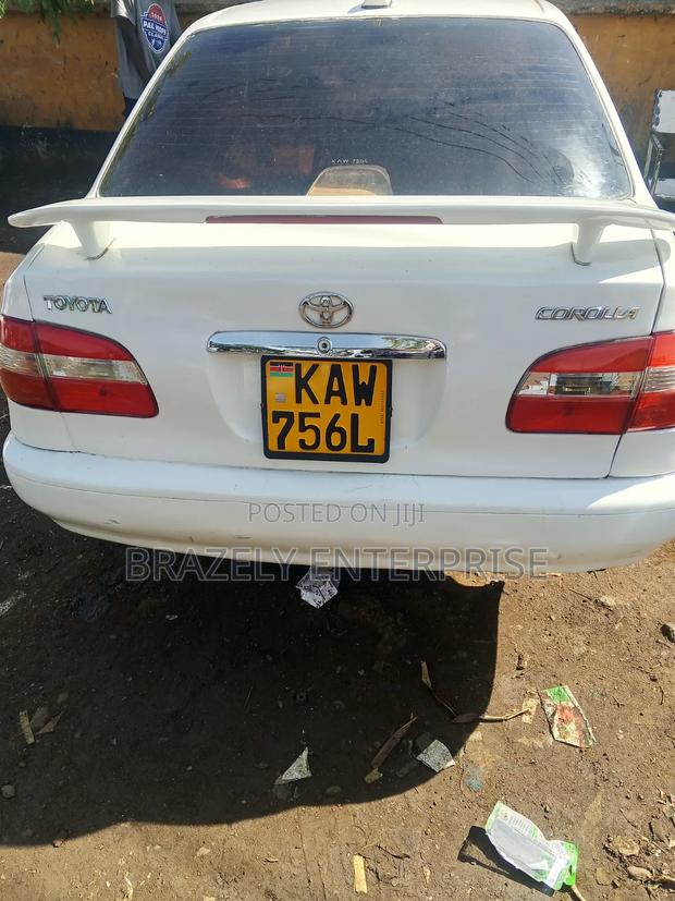 Toyota Corolla Automatic 1999 White