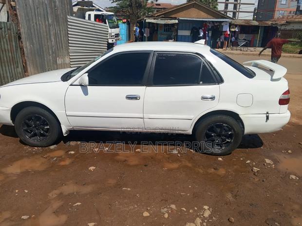 Toyota Corolla Automatic 1999 White