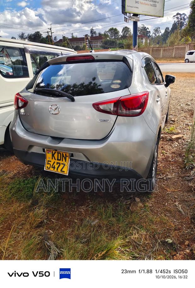 Mazda Demio 2016 Silver
