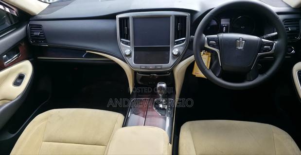 Toyota Crown 2016 White
