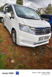 Honda Stepwgn 2013 White for sale