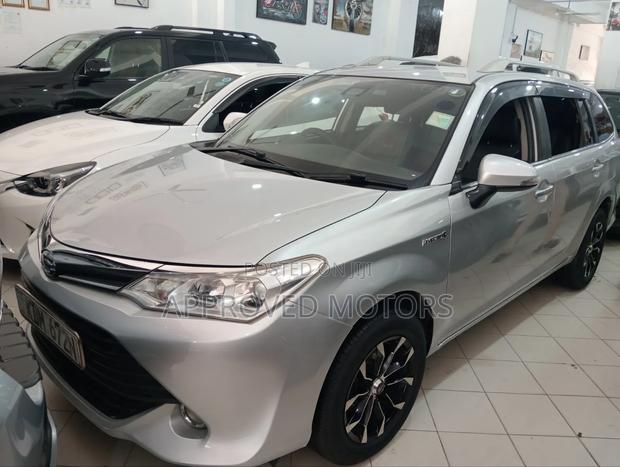 Toyota Corolla Fielder 2015 Silver