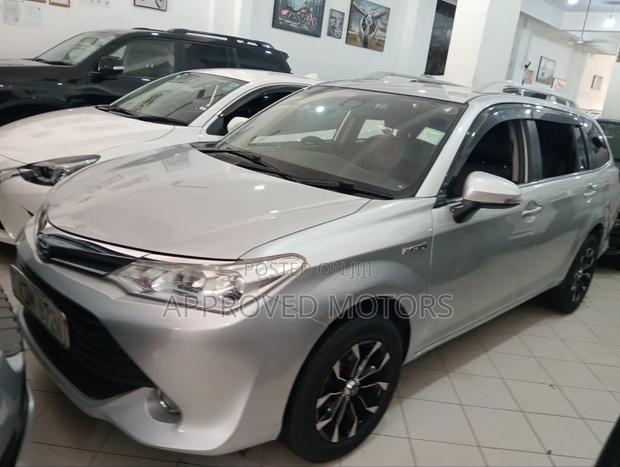Toyota Corolla Fielder 2015 Silver