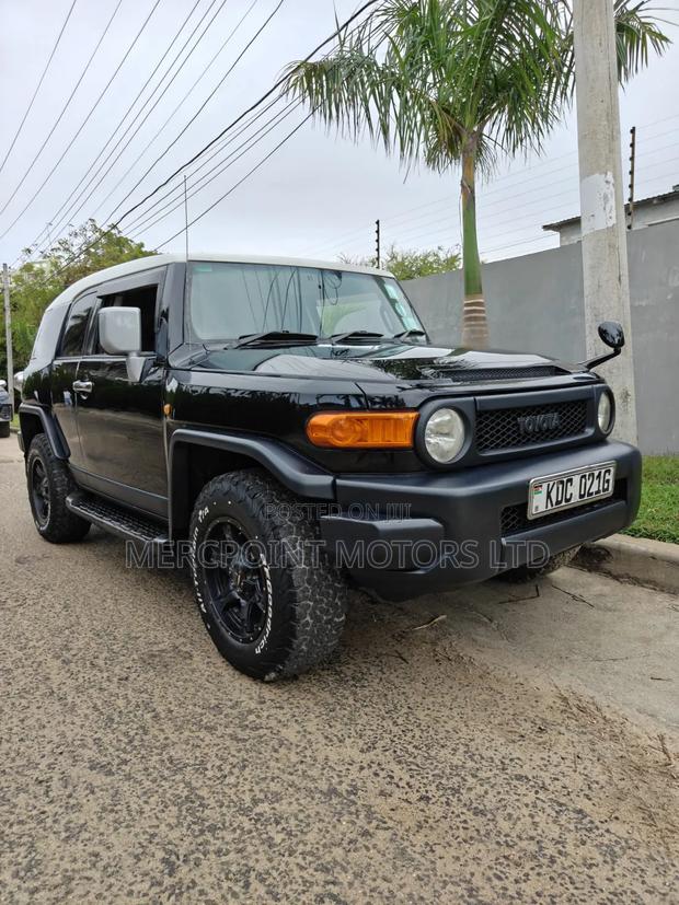 Toyota FJ Cruiser 2013 Matt Black
