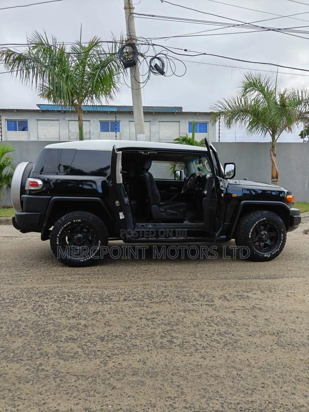 Toyota FJ Cruiser 2013 Matt Black
