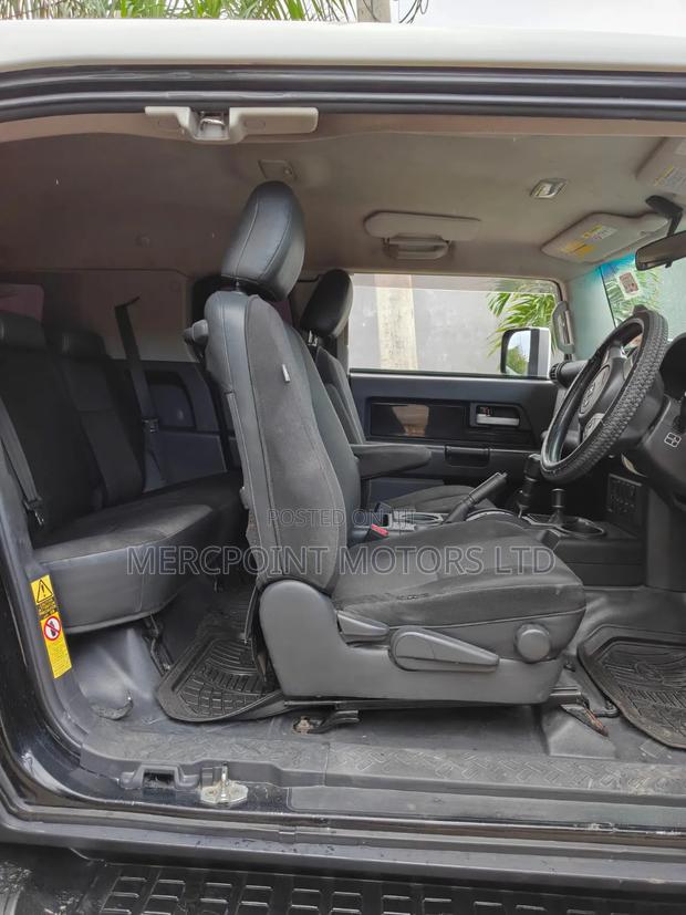 Toyota FJ Cruiser 2013 Matt Black