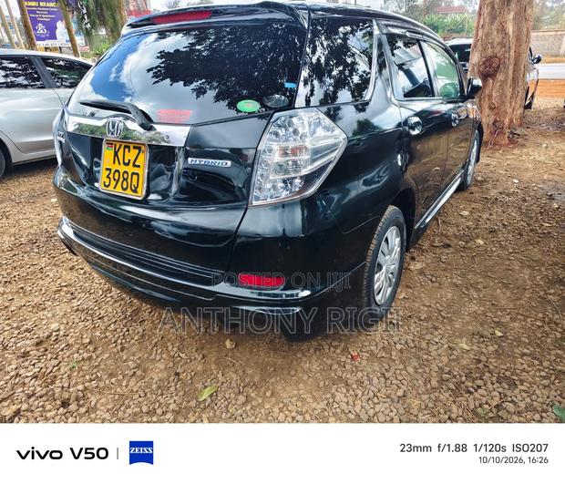 Honda Fit Shuttle 1.3 Hybrid 2WD 2013 Black