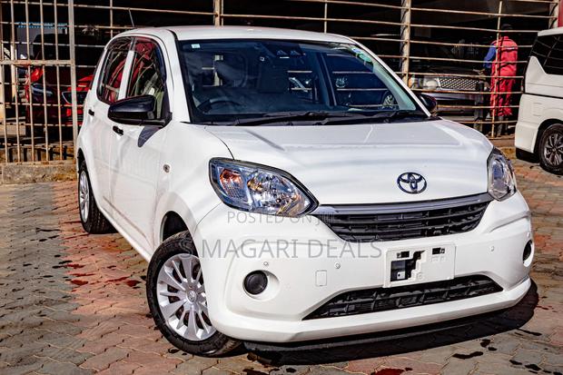 Toyota Passo 2019 White