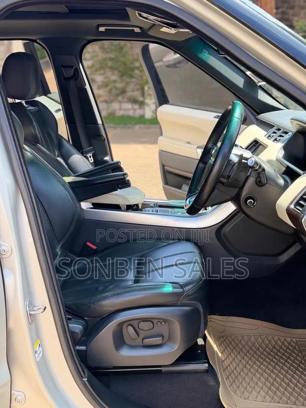 Land Rover Range Rover Sport HSE 4x4 (3.0L 6cyl 8A) 2014 Beige