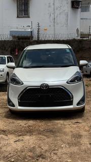Toyota Sienta 1.5 AWD 2019 White for sale