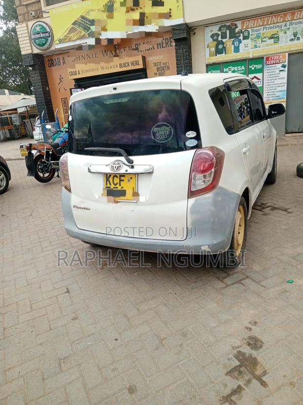 Toyota Ractis 2009 White