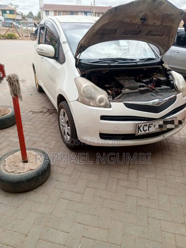 Toyota Ractis 2009 White