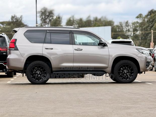 Toyota Land Cruiser Prado 2.8 2021 Brown