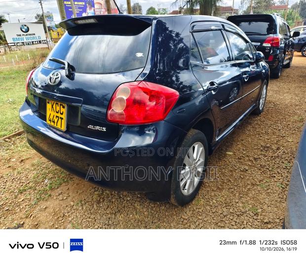 Toyota Auris 2009 Blue
