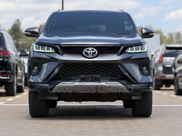 Toyota Fortuner 2.8 D AWD 2016 Gray