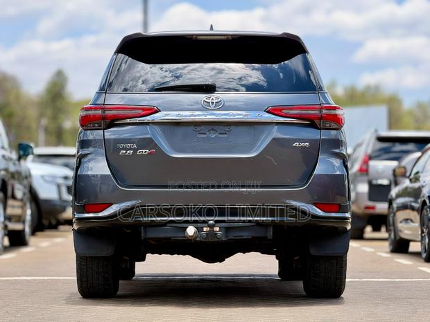 Toyota Fortuner 2.8 D AWD 2016 Gray