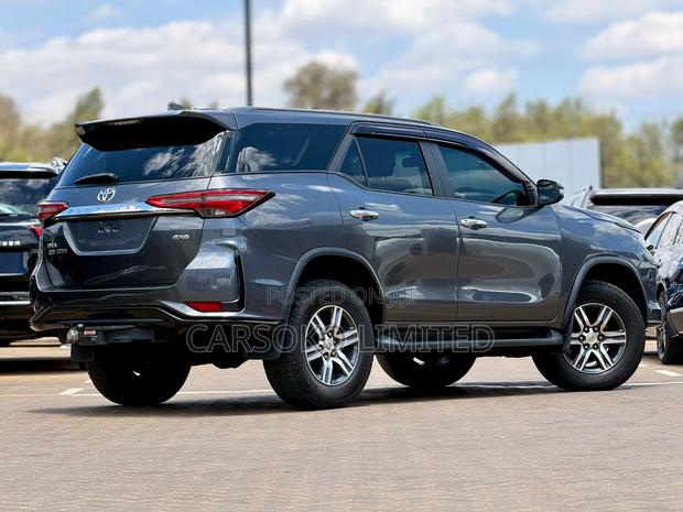 Toyota Fortuner 2.8 D AWD 2016 Gray