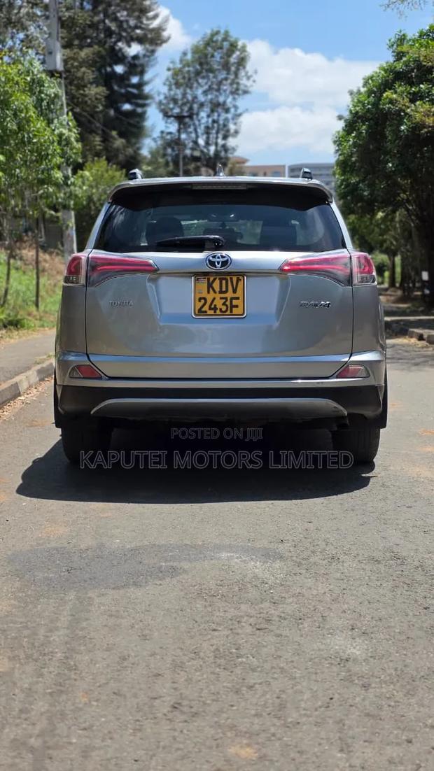 Toyota RAV4 2017 Silver