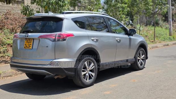 Toyota RAV4 2017 Silver