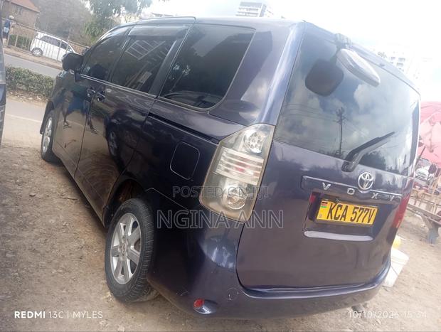 Toyota Voxy 2008 Blue