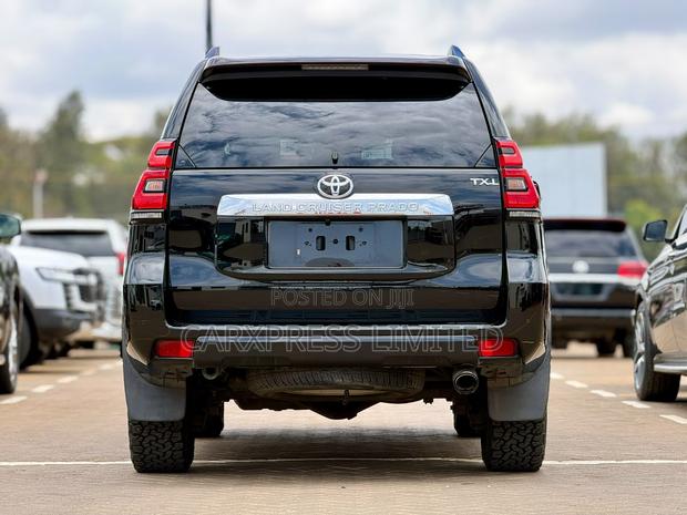 Toyota Land Cruiser Prado 2.7 2020 Black