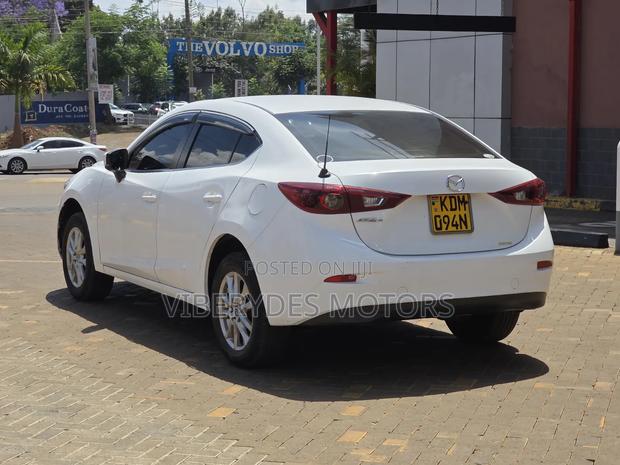 Mazda Axela 2015 White