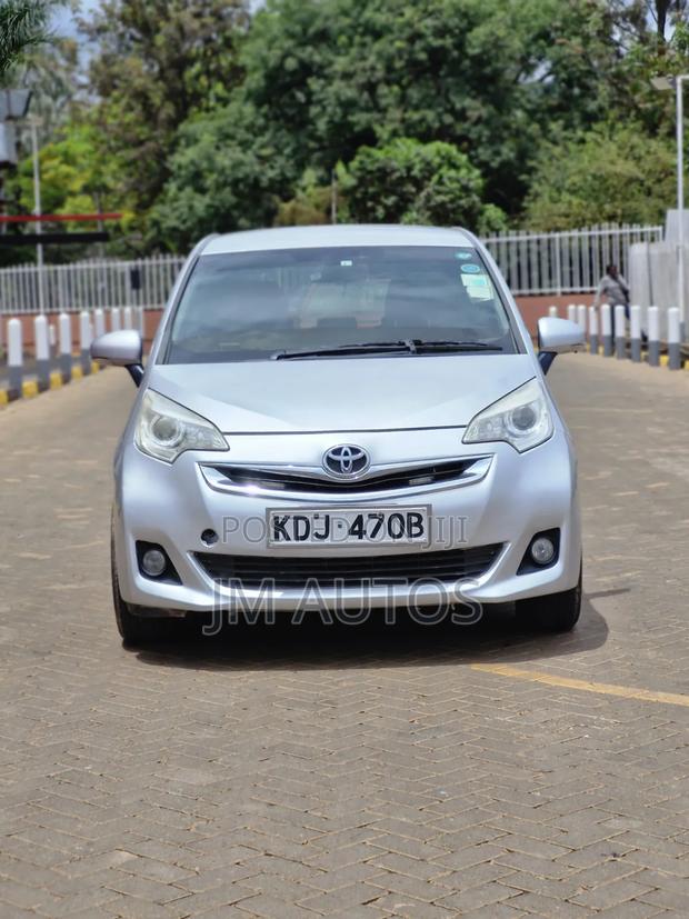 Toyota Ractis 1.5 FWD 2015 Silver